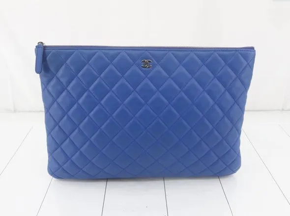 CHANEL Matelasse Lambskin O Clutch