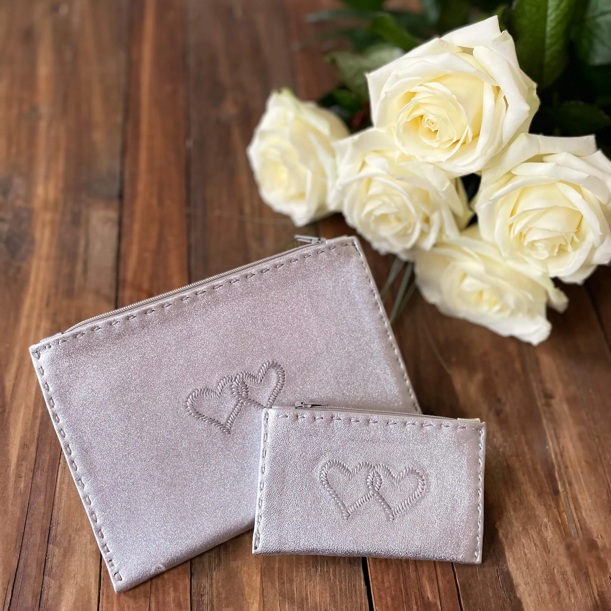 Embroidered Leather Coin Wallet *Love Edition* in Silver