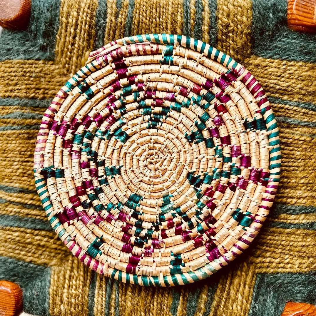 Handcrafted Traditional Palestinian Saniye - Authentic Woven Straw Plate from Palestine