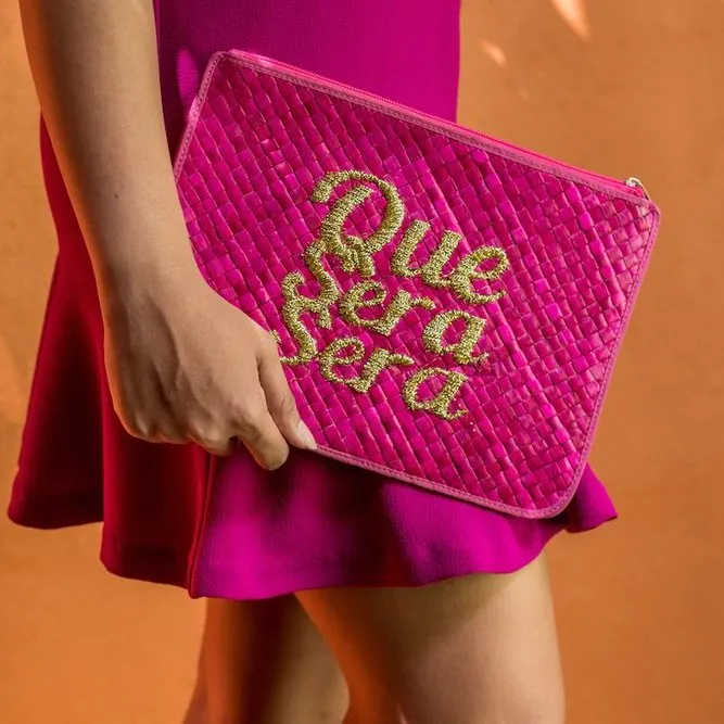 “QUE SERA SERA” Clutch