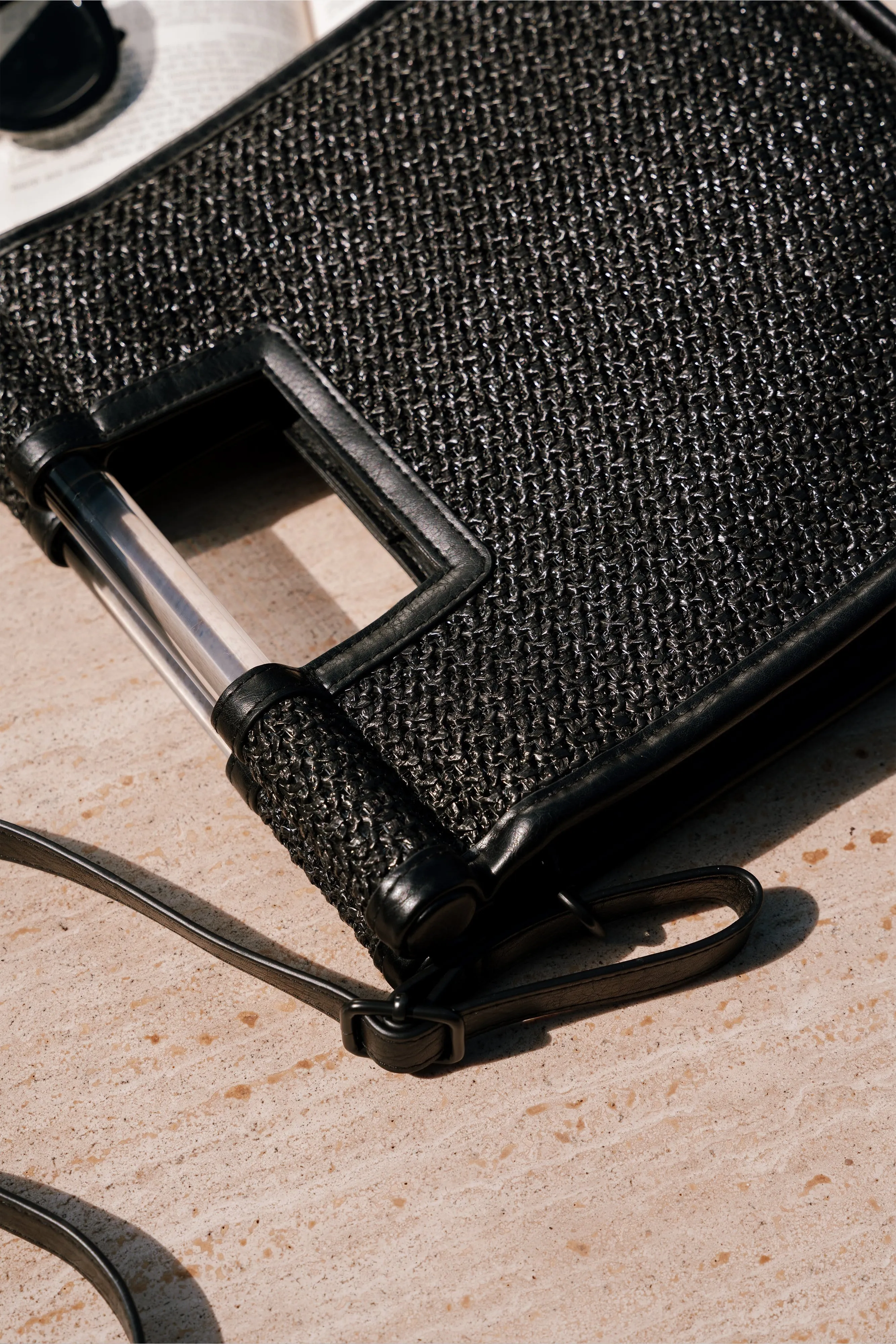 The Naturals Crossbody in Black